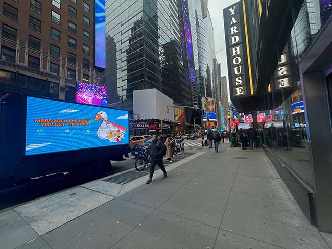 Times Square New York-City (NYC) Advertising with Digital/LED Mobile Billboard Truck 5