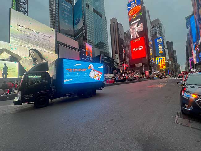 Times Square New York-City (NYC) Advertising with Digital/LED Mobile Billboard Truck 2