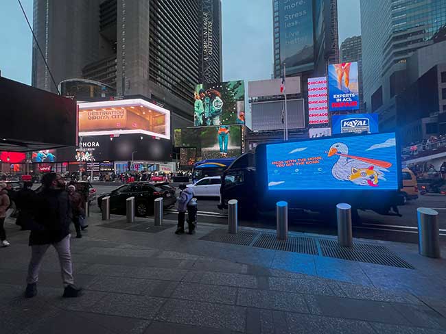 Times Square New York-City (NYC) Advertising with Digital/LED Mobile Billboard Truck 4