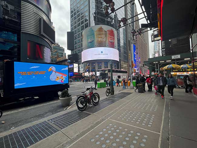 Times Square New York-City (NYC) Advertising with Digital/LED Mobile Billboard Truck 6