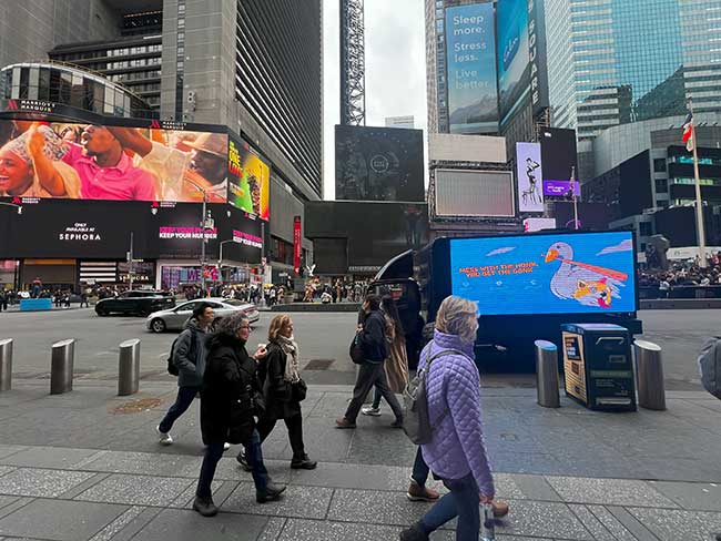 Times Square New York-City (NYC) Advertising with Digital/LED Mobile Billboard Truck 7