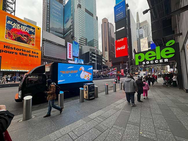 Times Square New York-City (NYC) Advertising with Digital/LED Mobile Billboard Truck 8